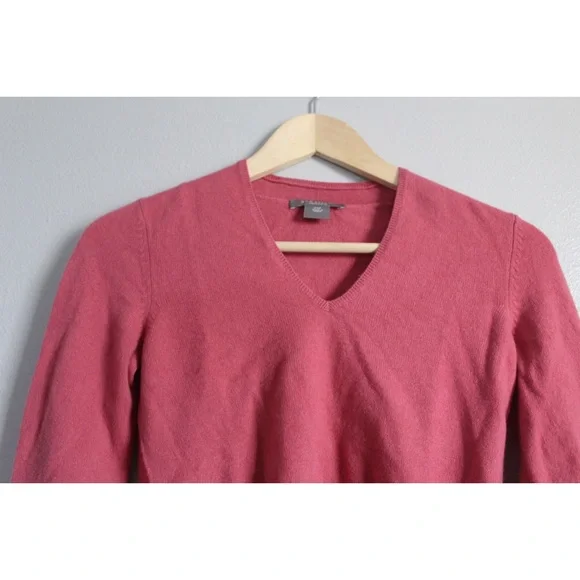 Ann Taylor Cashmere Sweater - Picture 2 of 8